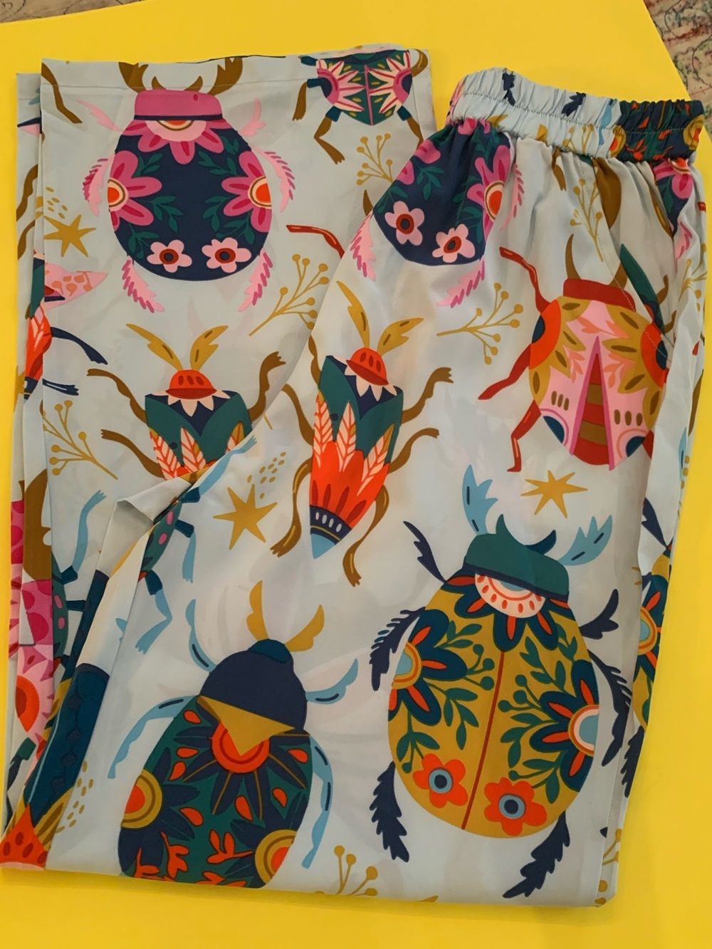 NWOT! COLORFUL HIGH WAIST, COLORFUL, WIDE LEG, SILKY PANTS. EXCELLENT CONDITION! - Picture 6 of 6